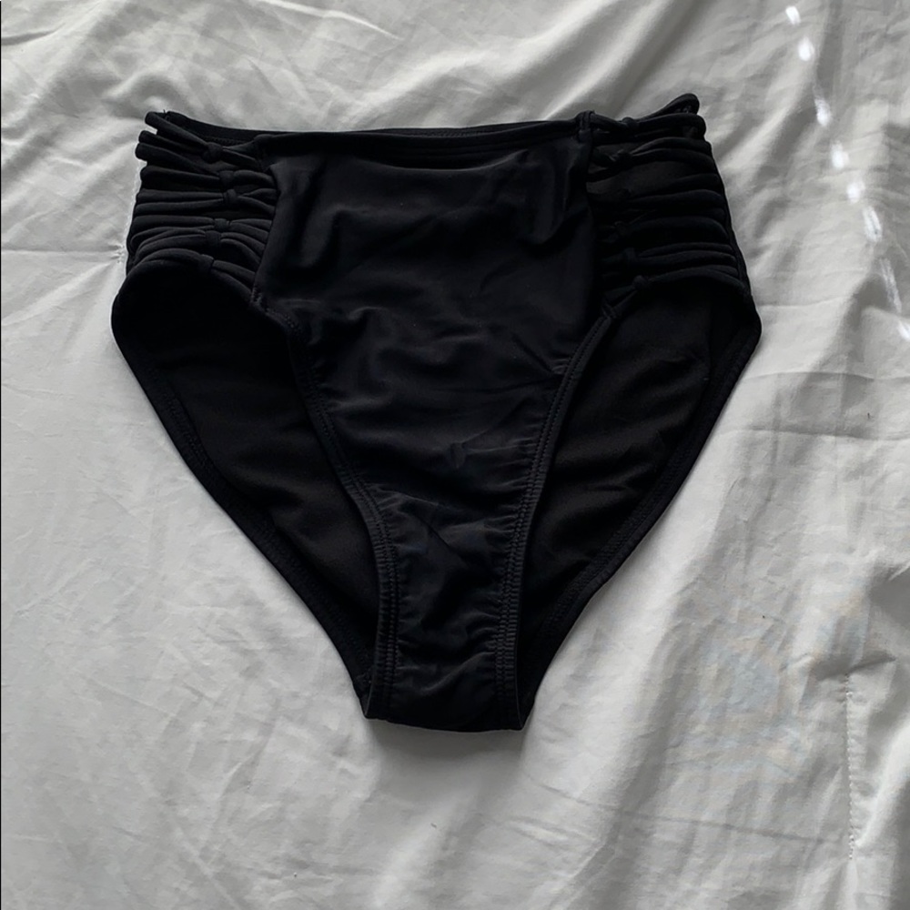 Woman’s Bikini Bottom’s